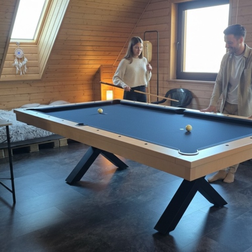 Loftowy stół bilardowy na masywnych metalowych nogach, model Xtreme